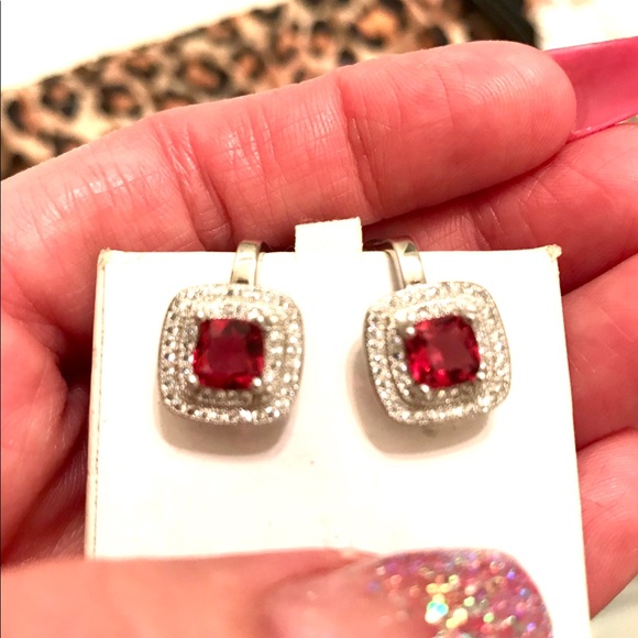 AAA GRADE 2CARAT RUBY & WHITE TOPAZ EARRINGS - Picture 3 of 6